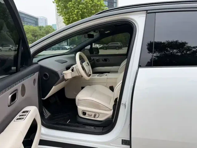 Li Auto i6 — Фото автомобиля 5