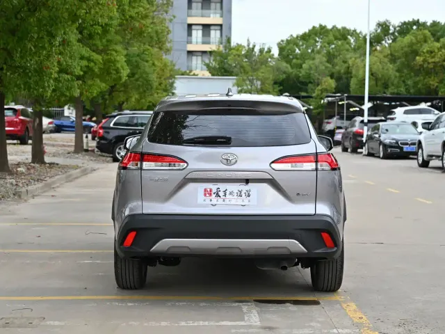 Toyota Corolla Cross — Фото автомобиля 4