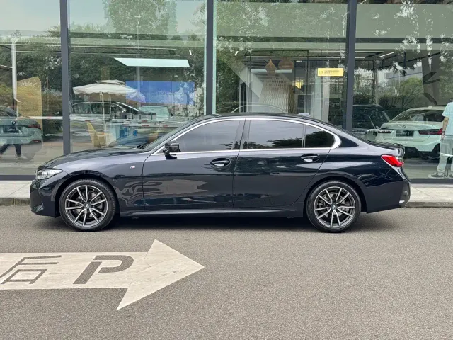 BMW 3 Series — Фото автомобиля 4