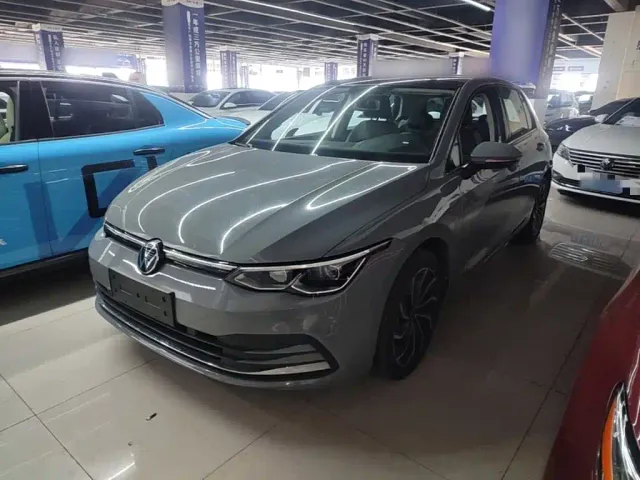 Фотография автомобиля — Volkswagen Golf