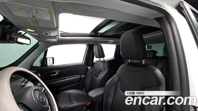 Jeep Renegade — Фото автомобиля 18