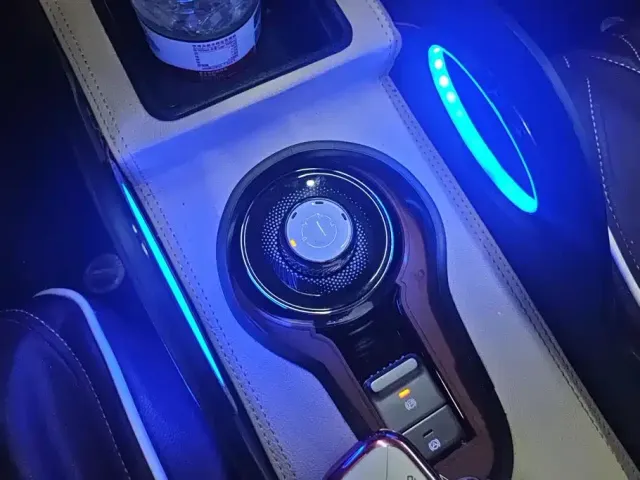 Wuling Bingo — Фото автомобиля 16