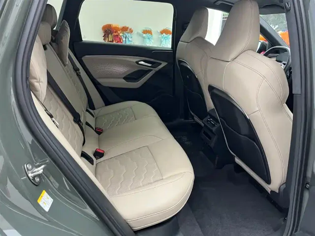 Audi Q6L e-tron — Фото автомобиля 13