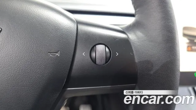 Tesla Model Y — Фото автомобиля 22