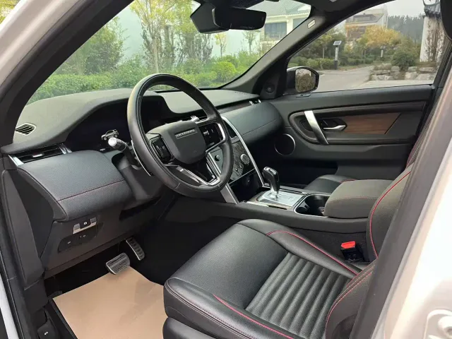 Land Rover Discovery Sport — Фото автомобиля 4
