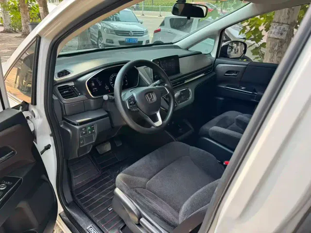 Honda Odyssey — Фото автомобиля 2