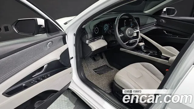 Hyundai AVANTE Avante (CN7) — Фото автомобиля 10