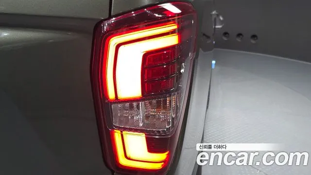KG_Mobility_Ssangyong Rexton Новый Rexton Sport Khan Дизель 2.2 4WD — Фото автомобиля 23
