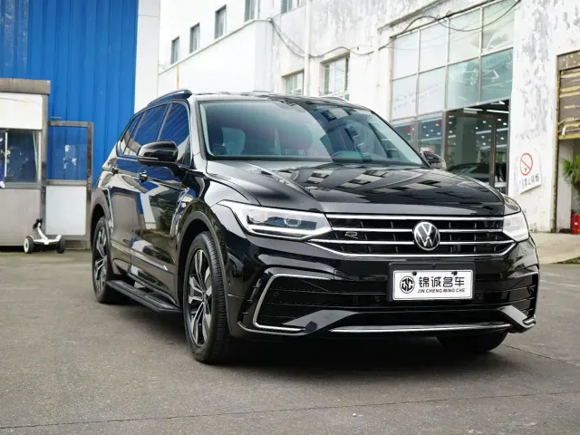 Volkswagen Tiguan L — Фото автомобиля 3