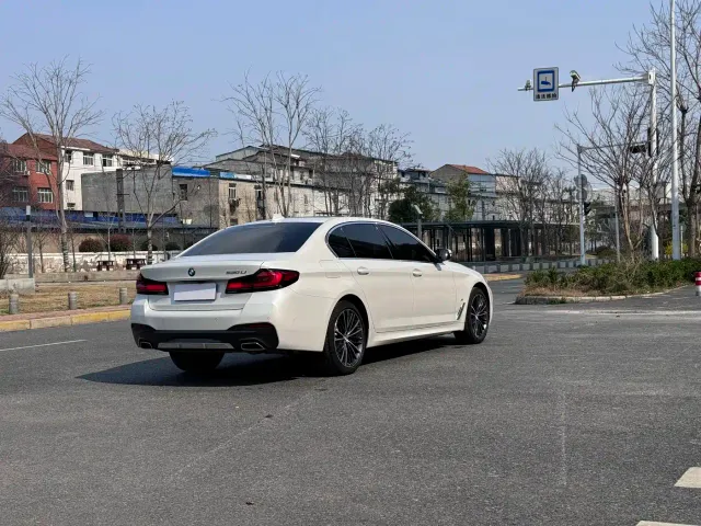 BMW 5 Series — Фото автомобиля 13