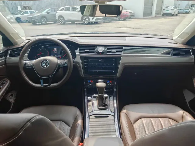 Volkswagen Phideon — Фото автомобиля 10