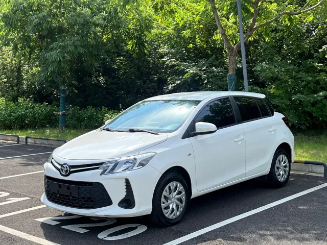 Фотография автомобиля — Toyota Vios FS