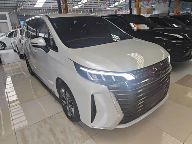 GAC Trumpchi M6 — Фото автомобиля 3
