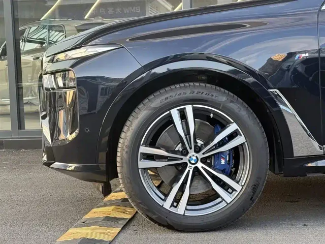 BMW X7 — Фото автомобиля 20