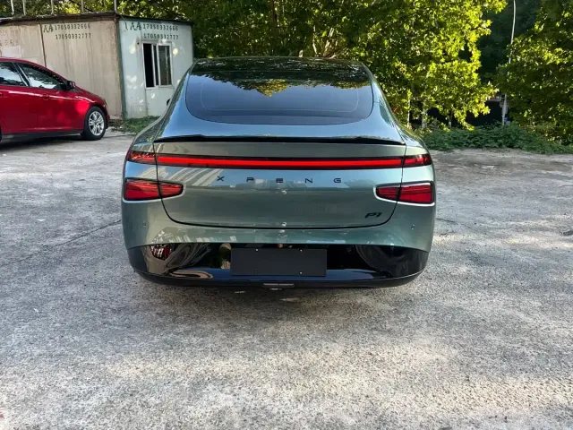 Xpeng P7 — Фото автомобиля 11