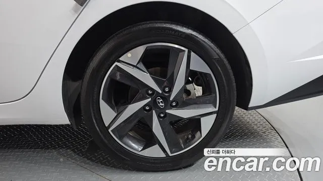 Hyundai AVANTE Modern — Фото автомобиля 21