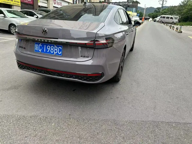 Volkswagen Passat — Фото автомобиля 9
