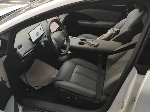 Nissan N7 — Фото автомобиля 14