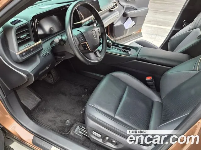 Toyota Crown — Фото автомобиля 7