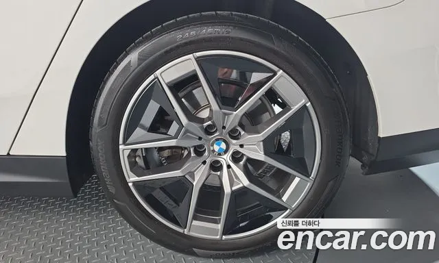 BMW 5 Series G60 — Фото автомобиля 6