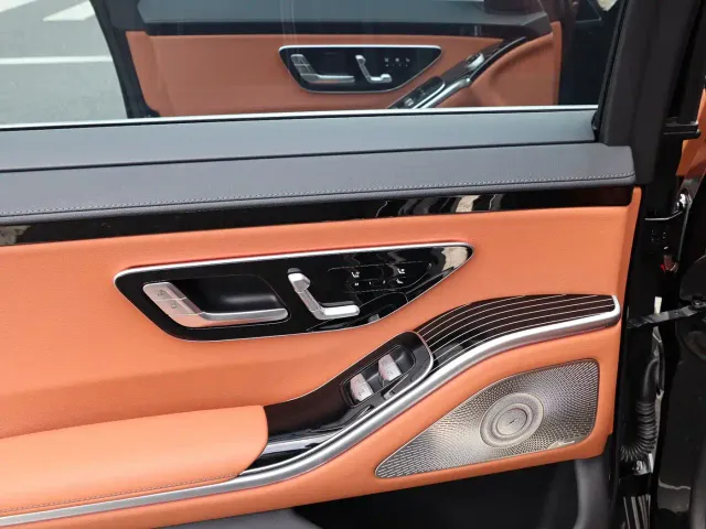 Mercedes-Benz S-Class — Фото автомобиля 16