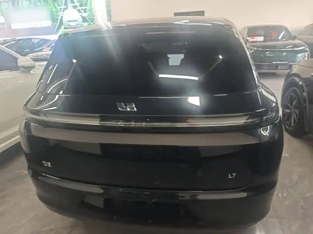 Li Auto L7 — Фото автомобиля 5