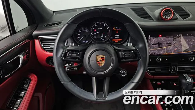 Porsche Macan — Фото автомобиля 12