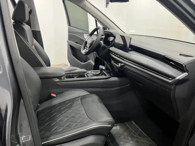 Wuling Jiachen — Фото автомобиля 4