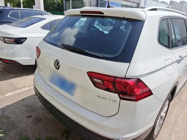 Volkswagen Tiguan L — Фото автомобиля 5