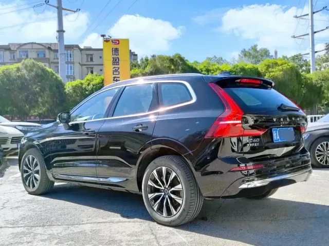 Volvo XC60 — Фото автомобиля 6