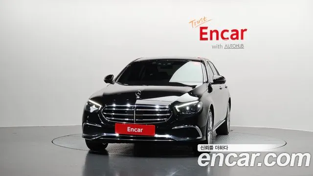 Mercedes-Benz E-Class — Фото автомобиля 3