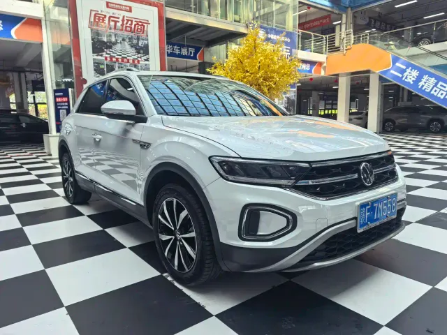 Volkswagen T-Roc — Фото автомобиля 3