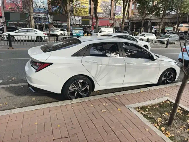 Hyundai Elantra — Фото автомобиля 4