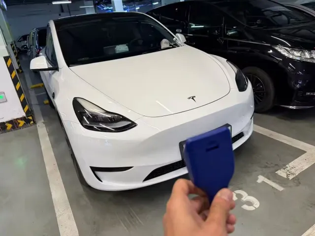 Tesla Model Y — Фото автомобиля 2