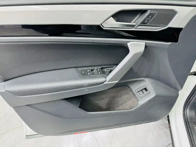 Volkswagen Tayron 2021 280TSI 2WD Luxury Smart Connect — Фото автомобиля 8