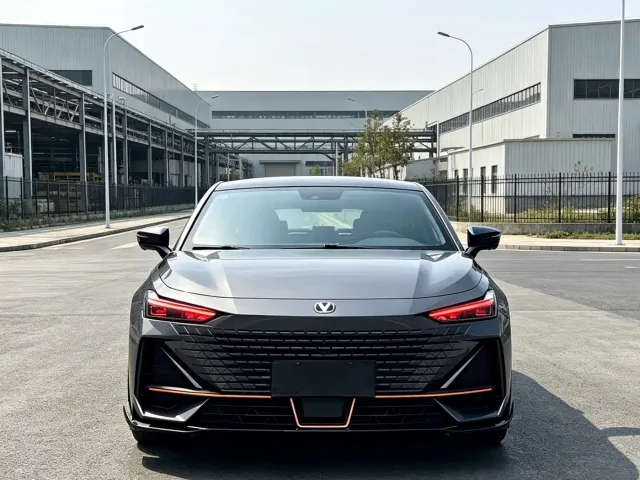 Changan UNI-V — Фото автомобиля 2