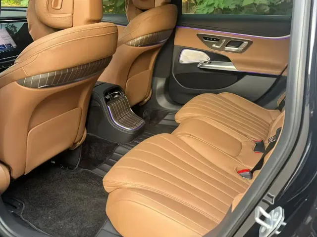Mercedes-Benz E-Class — Фото автомобиля 3