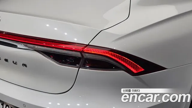 Hyundai Grandeur (New) Hybrid — Фото автомобиля 8