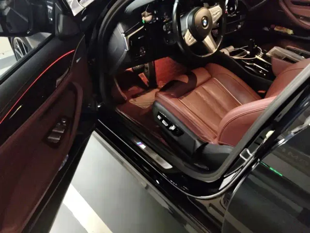 BMW 5 Series — Фото автомобиля 17