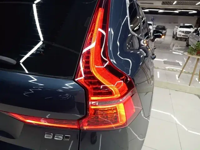 Volvo XC60 — Фото автомобиля 7