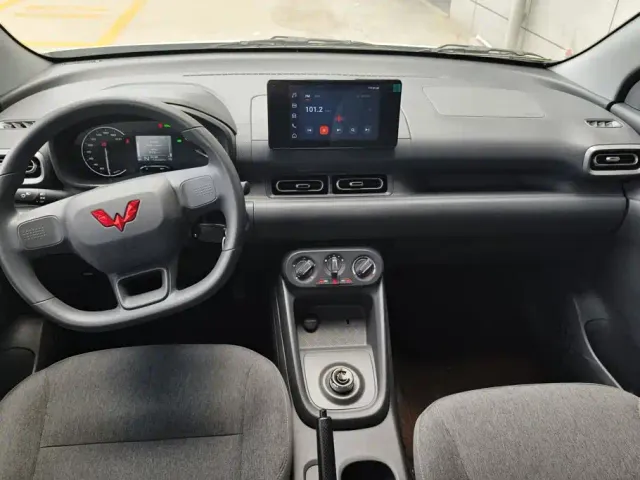 Wuling Hongguang — Фото автомобиля 12