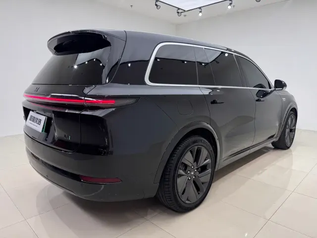 Li Auto L9 — Фото автомобиля 4
