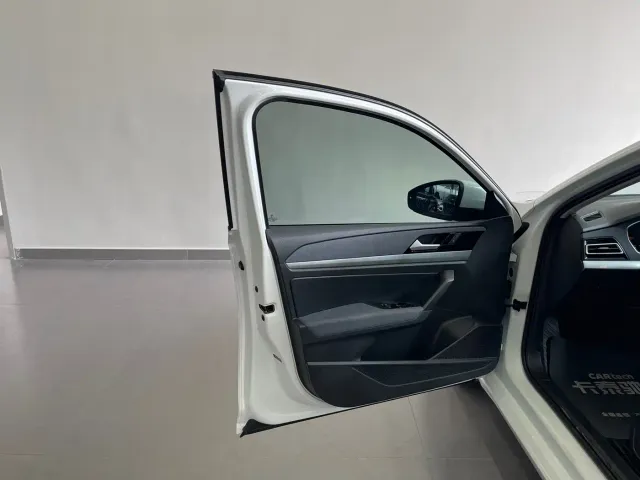Volkswagen Lavida — Фото автомобиля 14