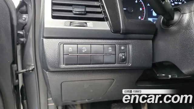 KG_Mobility_Ssangyong Rexton Новый Rexton Sport Дизель 2.2 4WD — Фото автомобиля 18