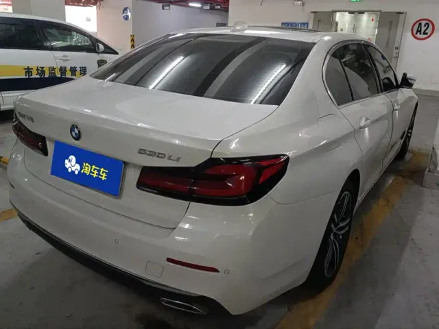 BMW 5 Series — Фото автомобиля 3