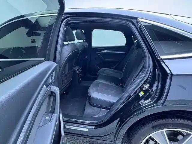 Audi Q5L Sportback — Фото автомобиля 11