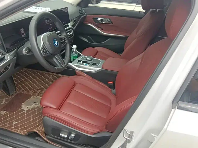 BMW i3 — Фото автомобиля 14