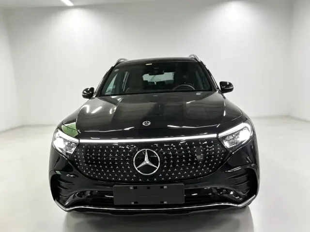 Mercedes-Benz EQB — Фото автомобиля 2