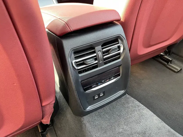 BMW i3 — Фото автомобиля 10