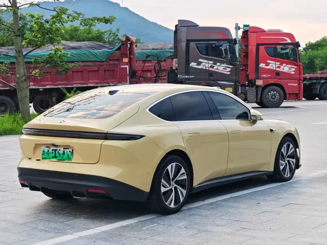 Nio ET5 — Фото автомобиля 2